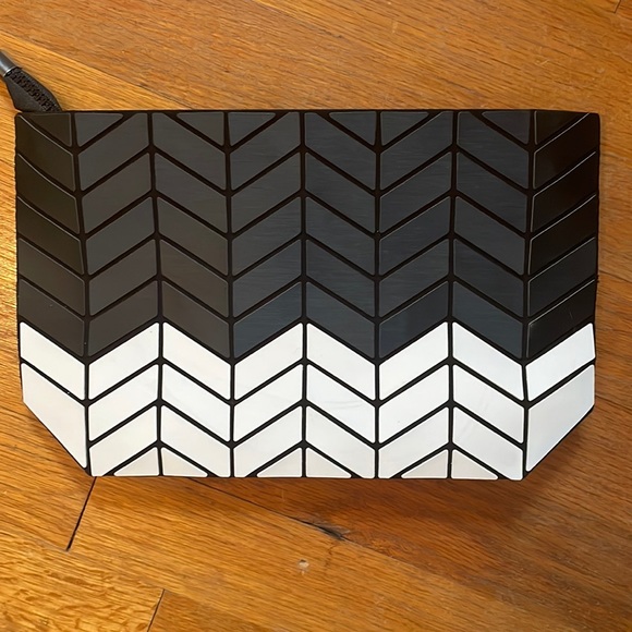 Emilio Pepe Handbags - BOGO 🥳 Emilio Pepe clutch
